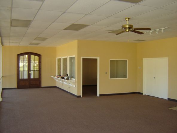 Showroom / Office / Warehouse Gluckstadt: 141 Enterprise Drive, Madison, MS 39110